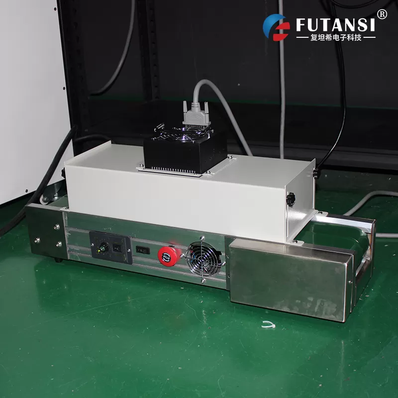 桌面式流水线UVLED固化机在医疗器械注射器针头组装中的应用（金属针与塑料座粘接胶流水线固化）(图1)
