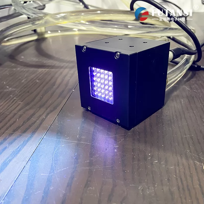 复坦希UVLED面光源应用：大面积胶水均匀照射固化